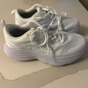 Hokas Bondi 8 size 7D